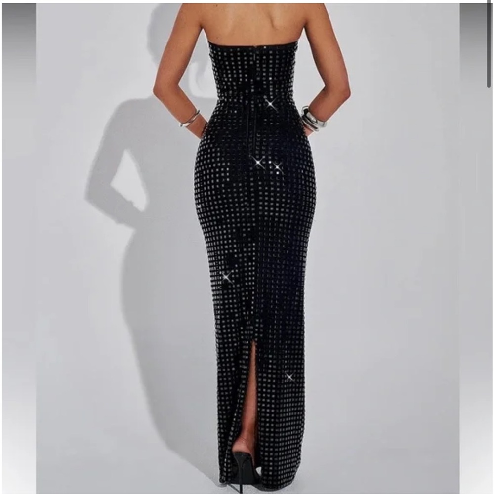 Elegant Strapless Black Gown